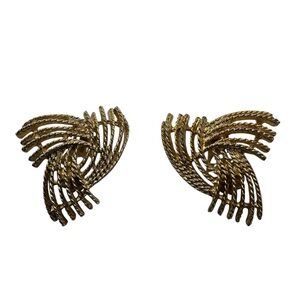 Vintage Sarah Coventry Textured GoldTone Clip On Earrings Celestial Spray